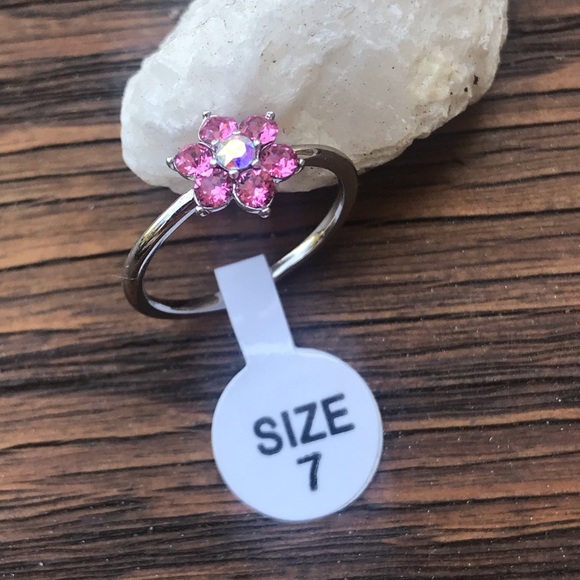 Jewel Flower Ring - Picture 5 of 13